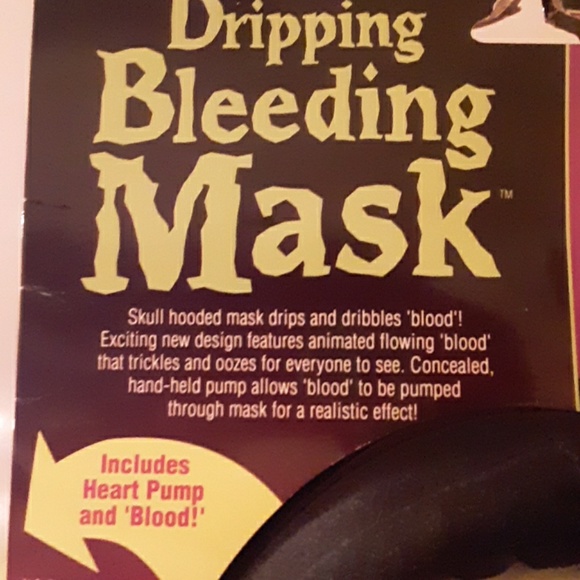 🆕️ Dripping Bleeding Mask - Picture 5 of 5